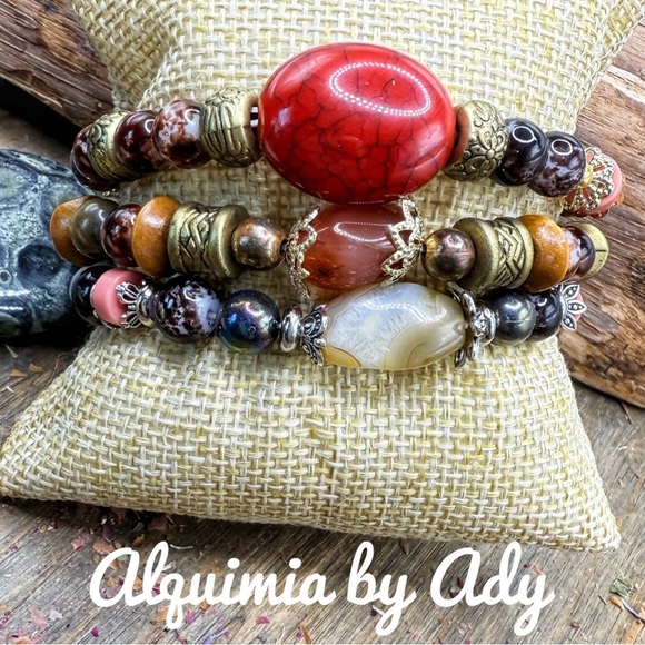 Agate and carnelian statement bracelet - Picture 2 of 2